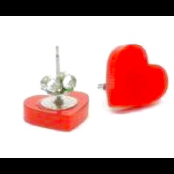 [un]possible cuts red heart stud earrings - Picture 2 of 4